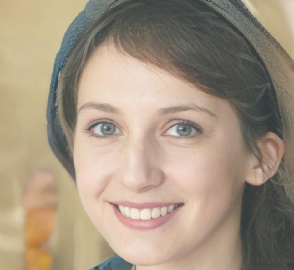 Retrato profesional de Aitana Mendoza, instructora de finanzas